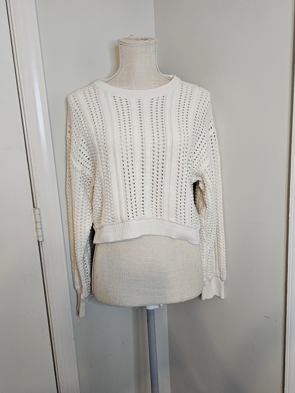 Pink Rose Cream Open-Weave Cropped Crewneck Sweater